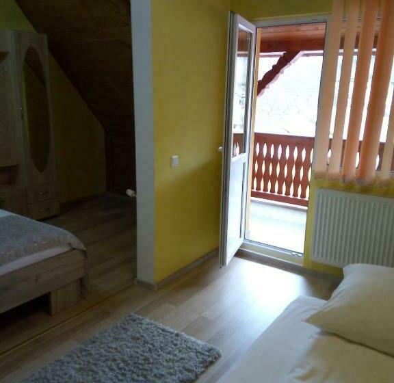 اتاق استاندارد سه تخته با بالکن, Casa Vio