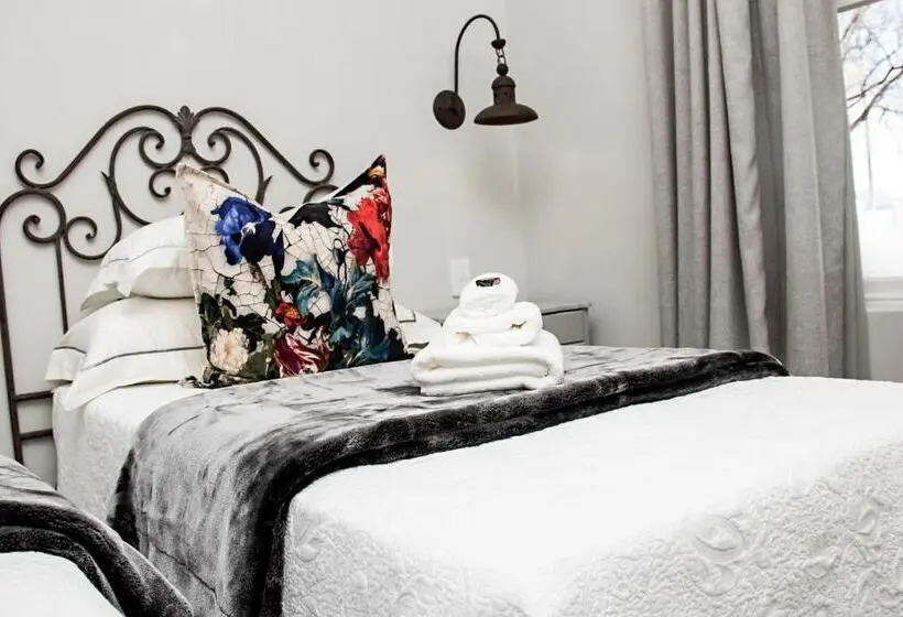 Perhehuone, French Karoo Guesthouse