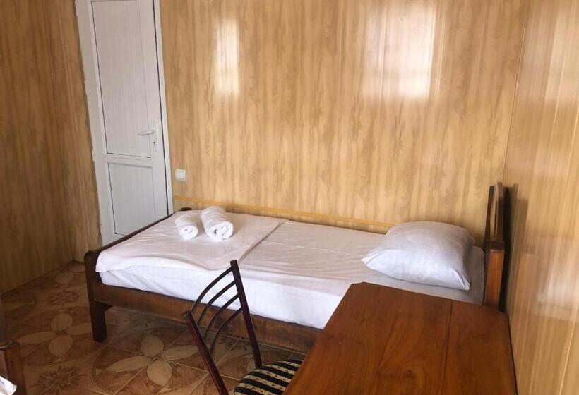 اتاق استاندارد, Guest House Guram