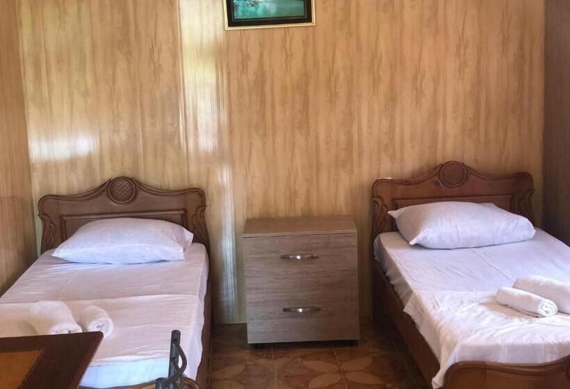 اتاق استاندارد چهار تخته, Guest House Guram