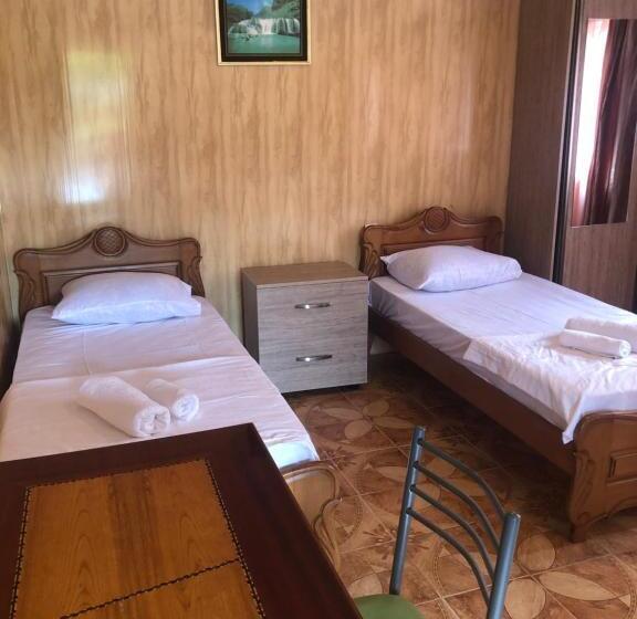 اتاق استاندارد چهار تخته, Guest House Guram