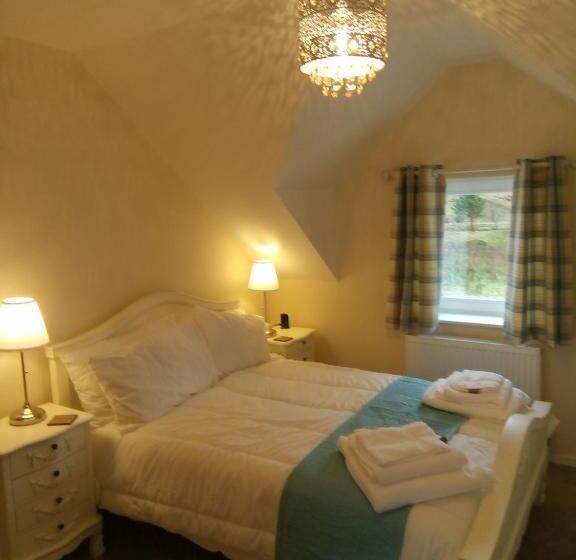 Standard room with outdoor bath, Garroch House