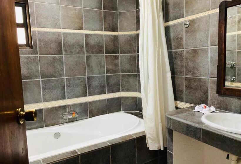 جناح, La Mansión