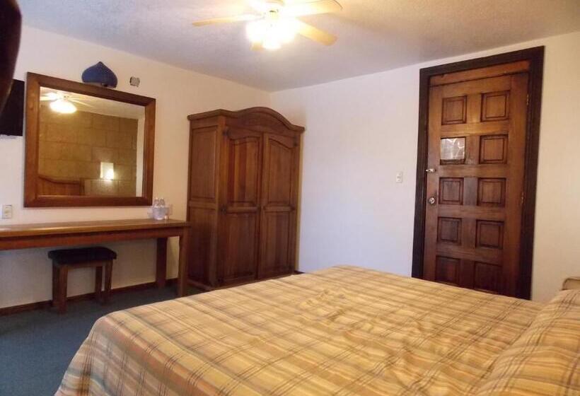 غرفة قياسية, La Mansión