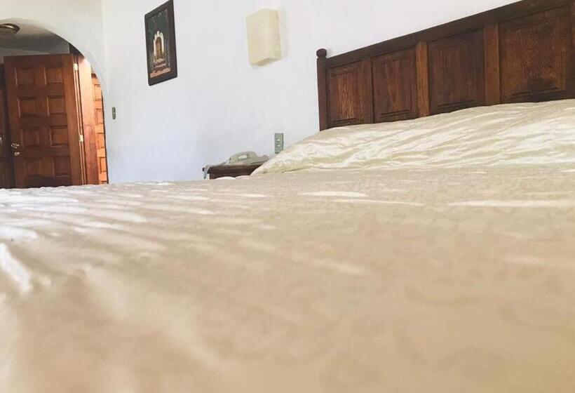 جناح, La Mansión