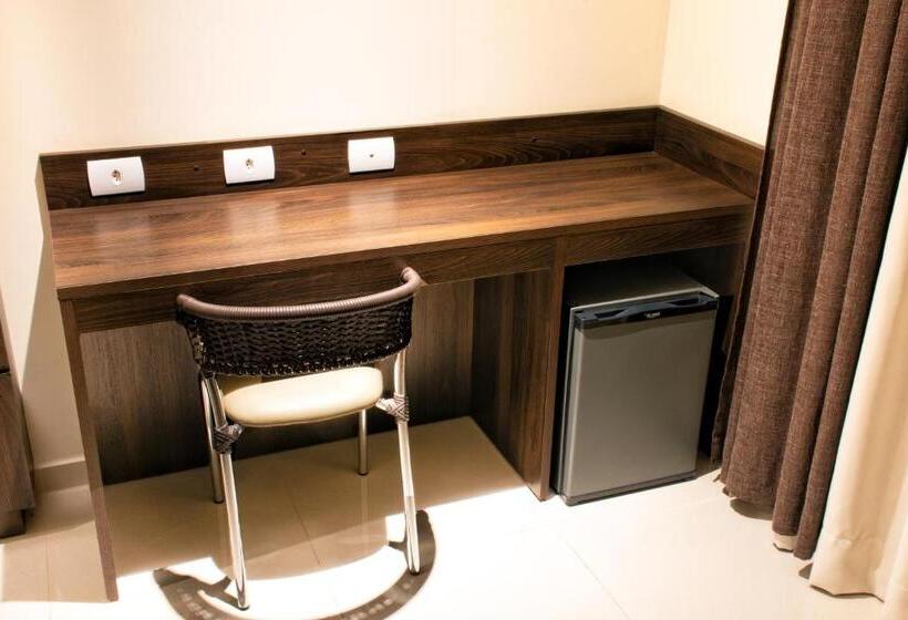 Deluxe Suite King Bed, Rodoserv