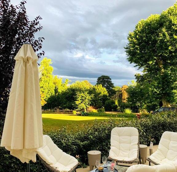 Полулюкс, Le Domaine