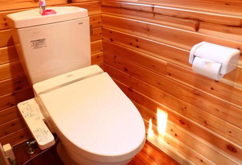 غرفة عائلية, Pension Kongo Baru