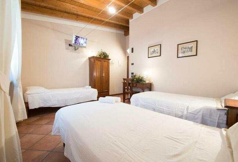 スタンダードトリプルルーム, Le Rondini