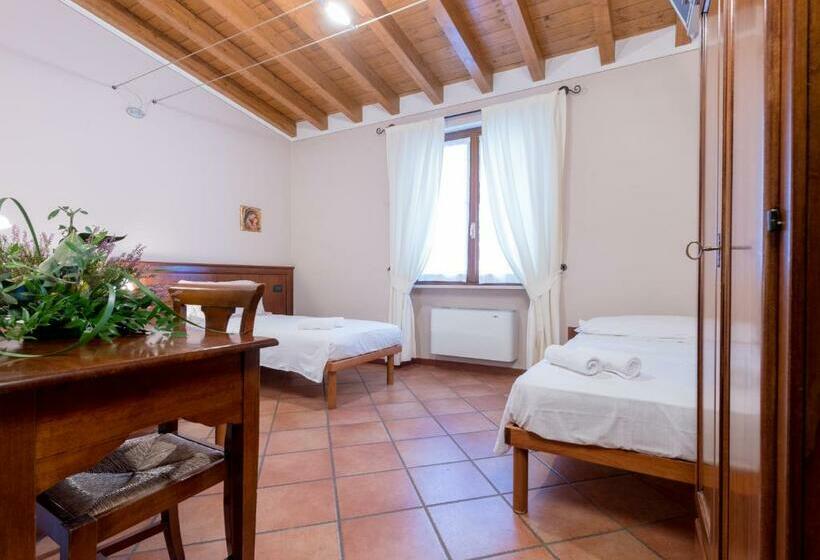 スタンダードトリプルルーム, Le Rondini