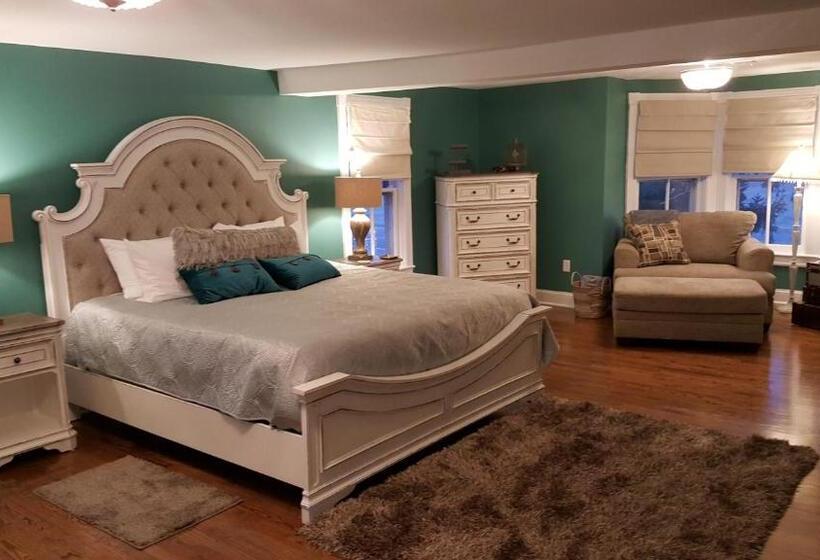Номер Deluxe Кровать Кинг, Mansion Farm Inn