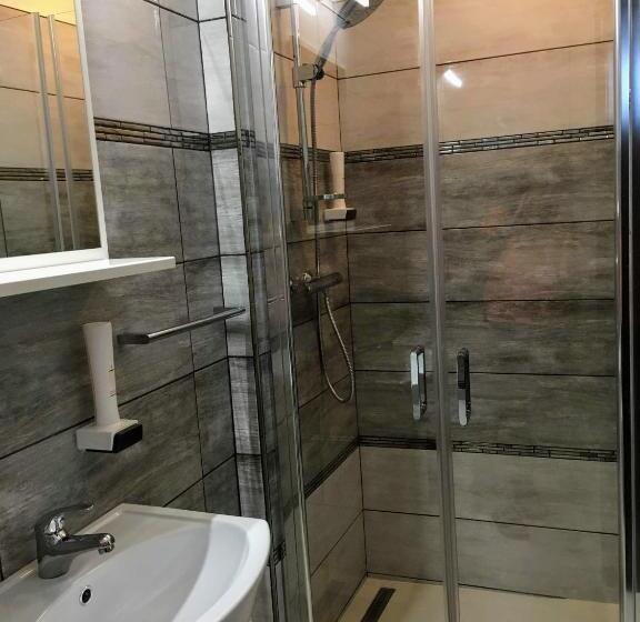 Номер Стандарт Трехместный, Jordánek