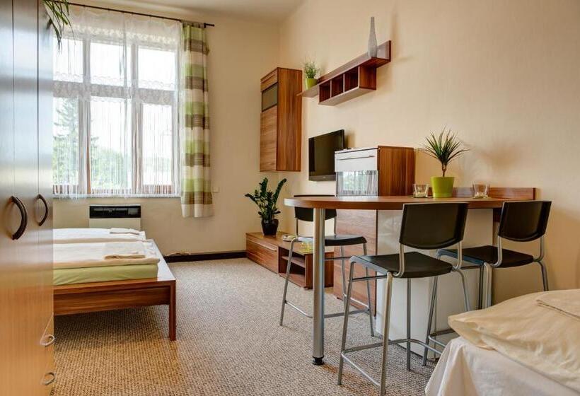 Номер Стандарт Трехместный, Jordánek