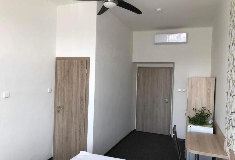 Четырехместный Номер Стандарт, Jordánek