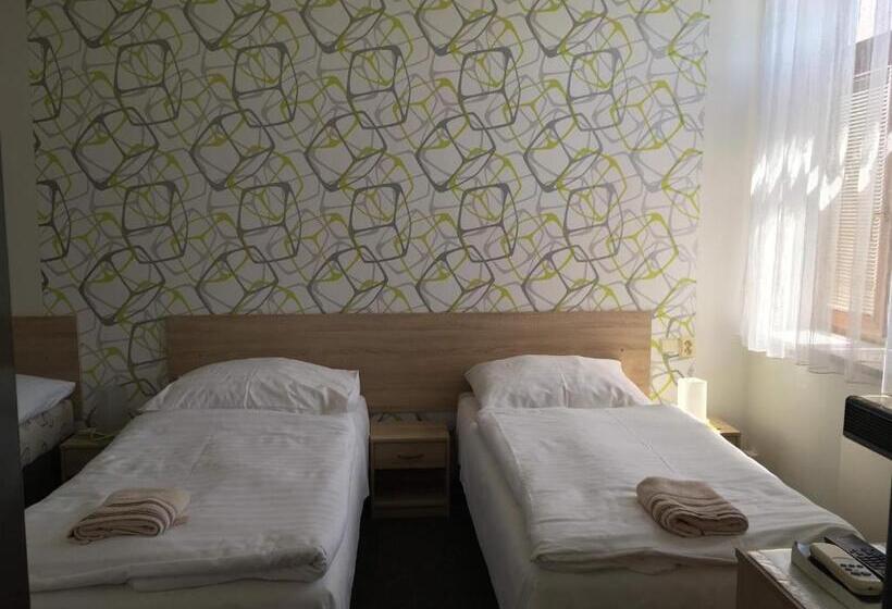 Четырехместный Номер Стандарт, Jordánek