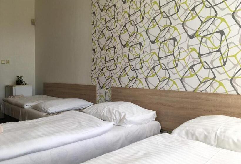 Четырехместный Номер Стандарт, Jordánek