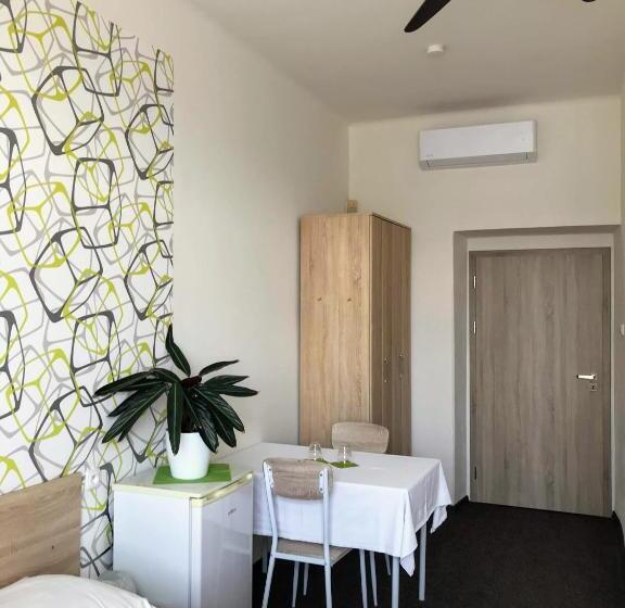 Номер Стандарт, Jordánek