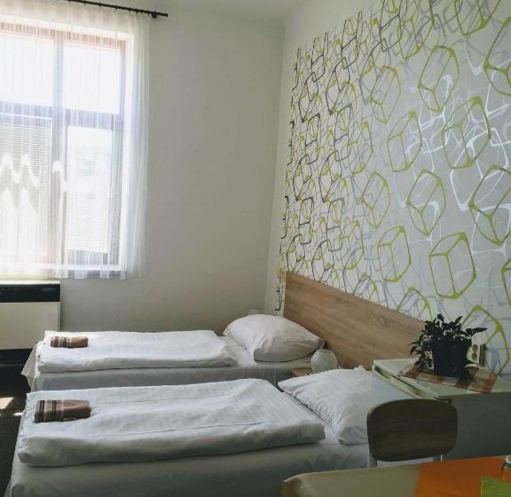 Номер Стандарт, Jordánek