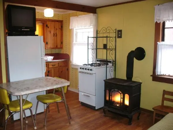 家族用バンガロー, Phoenicia Lodge