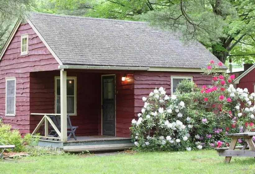 家族用バンガロー, Phoenicia Lodge