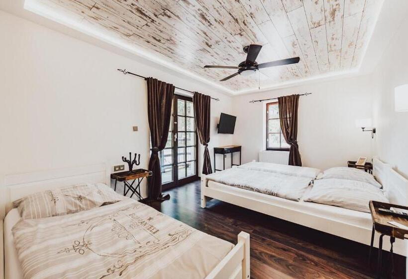 Трехместный Номер Deluxe, Resort Mlýn černovice