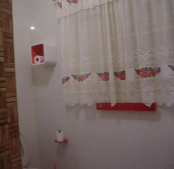 Perhehuone, Pousada Tia Lilía