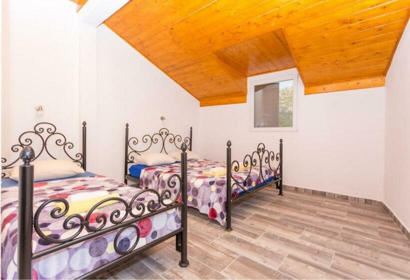 اتاق استاندارد سه نفره, Skadar Lake Family Resort