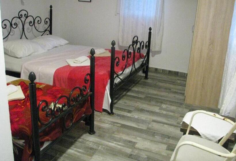 اتاق استاندارد سه نفره, Skadar Lake Family Resort