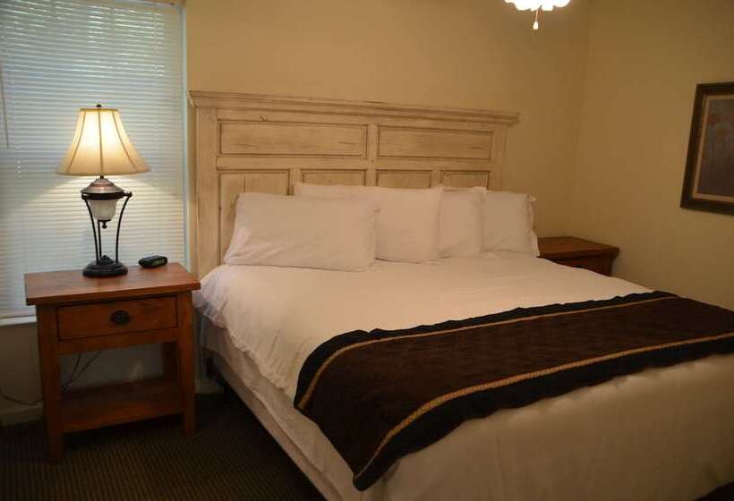 Люкс Кровать Кинг, The Retreat At Center Hill Lake