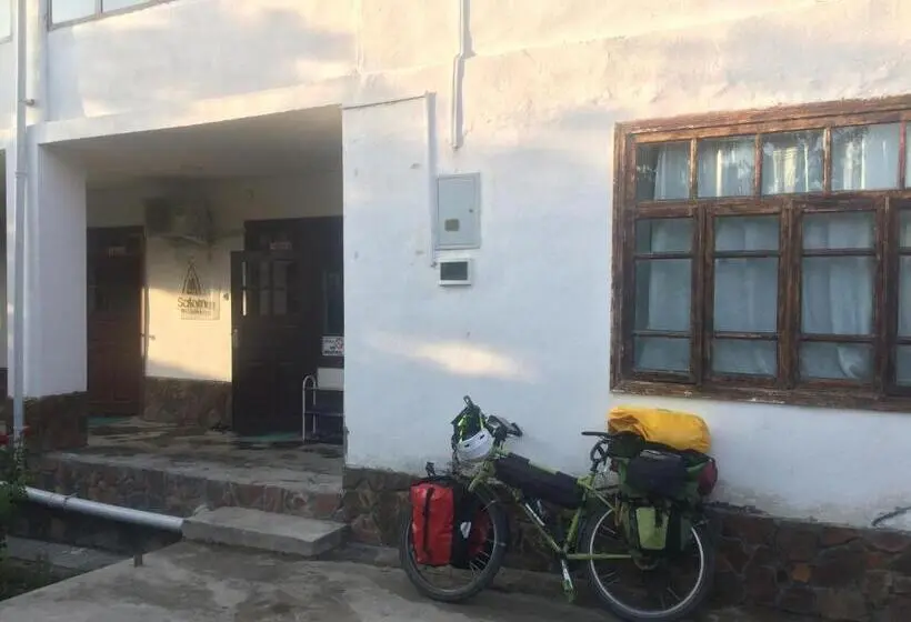تختخواب در اتاق مشترک, Salom Hostel