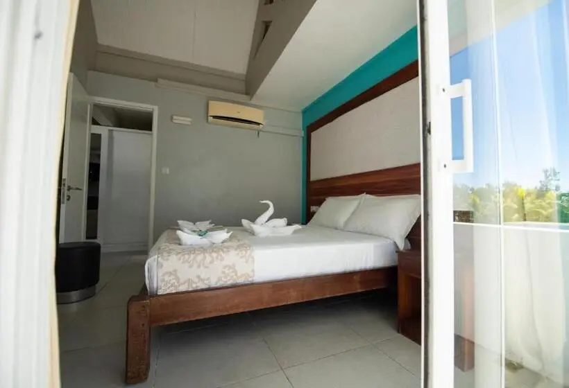 Triple Room Sea View, Holiblue