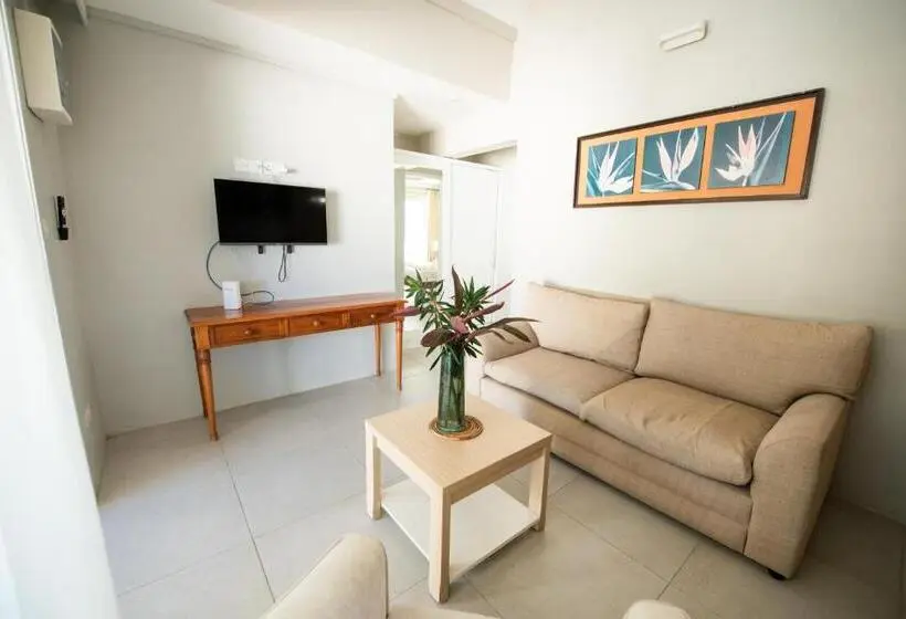 Triple Room Sea View, Holiblue