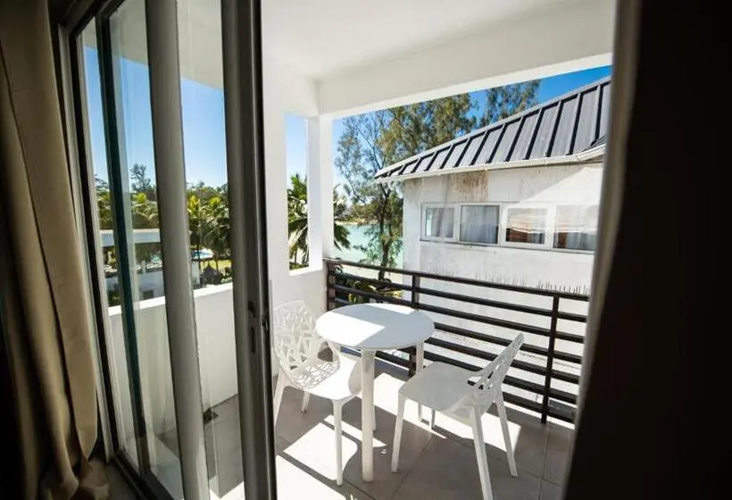 Triple Room Sea View, Holiblue