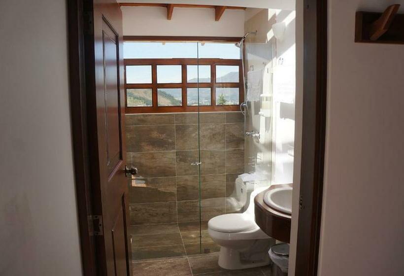 غرفة عائلية, San Benito