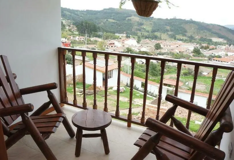 Perhehuone, San Benito
