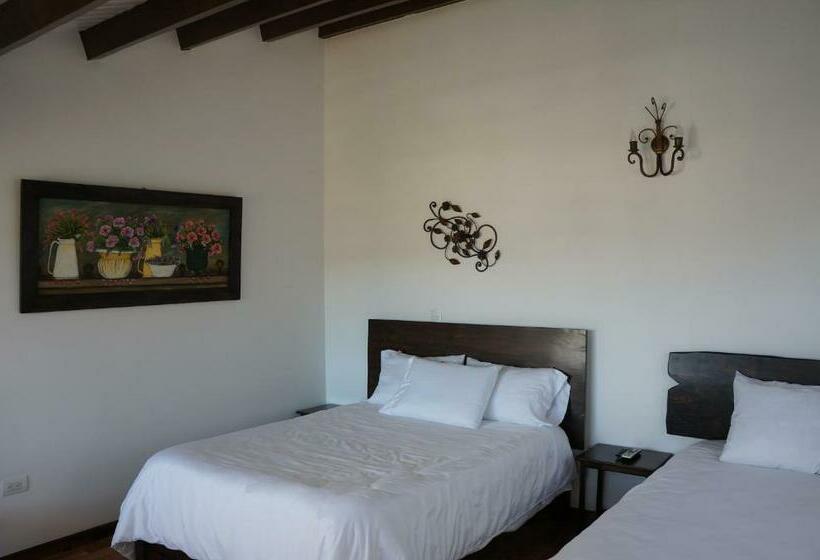 غرفة عائلية, San Benito