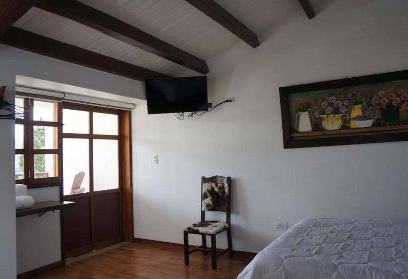 غرفة عائلية, San Benito