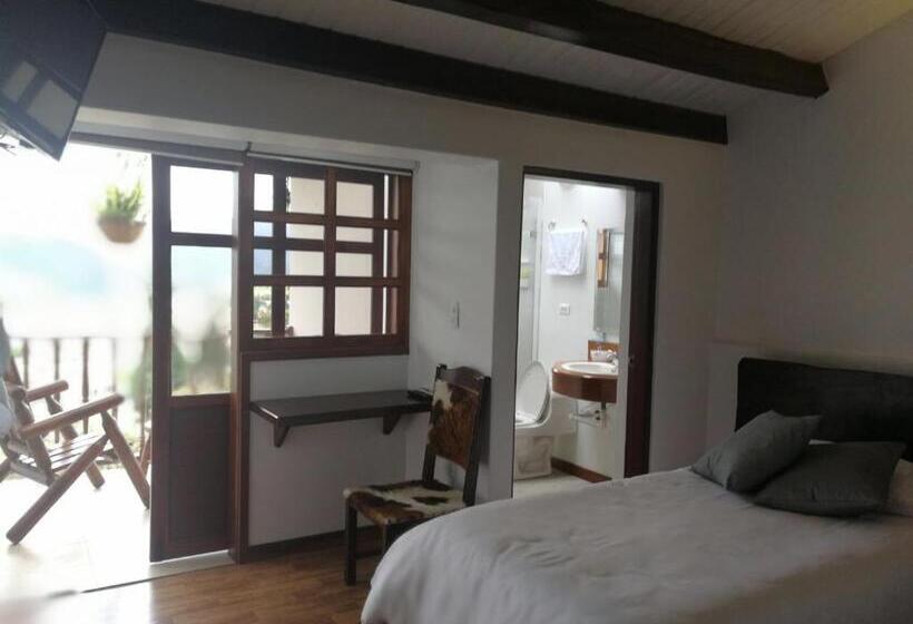 غرفة قياسية ثلاثية, San Benito