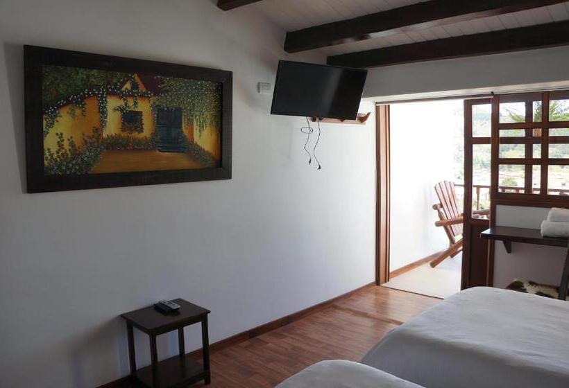 غرفة قياسية ثلاثية, San Benito