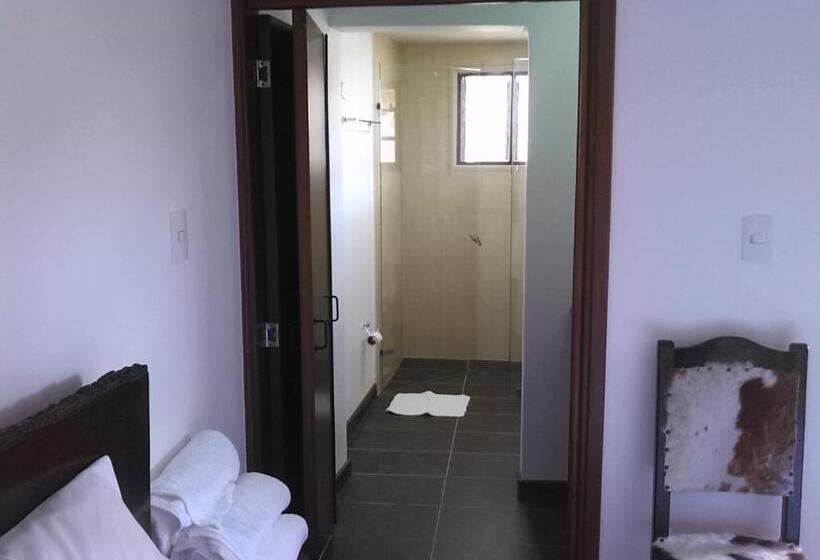 غرفة عائلية مطلّة علي الجبل, San Benito