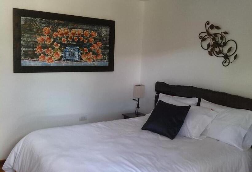 غرفة عائلية مطلّة علي الجبل, San Benito