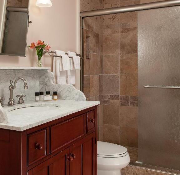 小室, Sugar Hill Inn