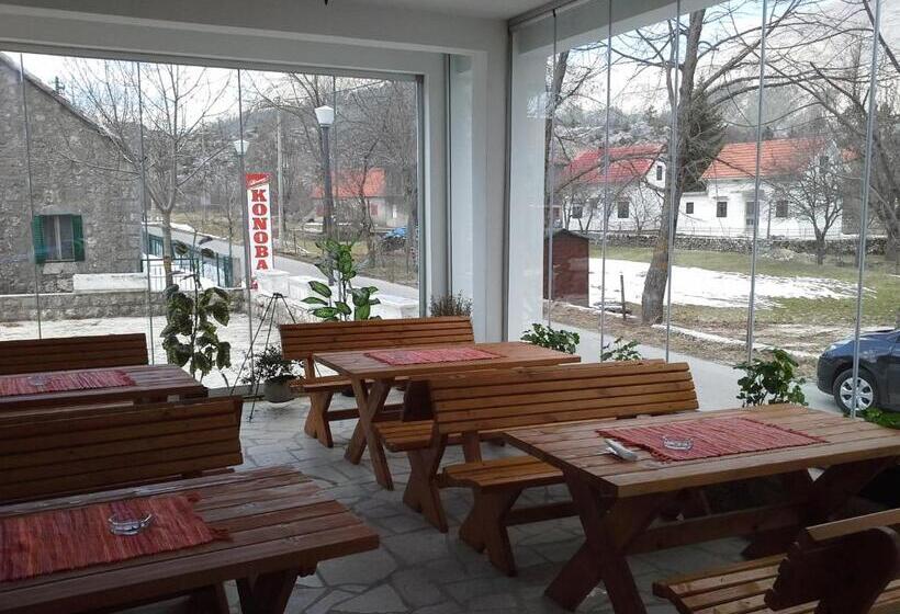 スタンダードルーム, Bnb Njeguska Sijela