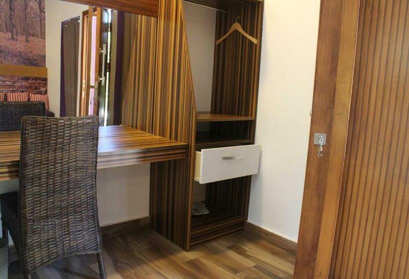 חדר דלוקס, Lawaka