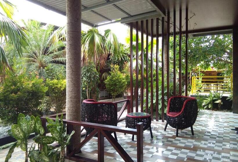 חדר דלוקס עם מרפסת, Lawaka