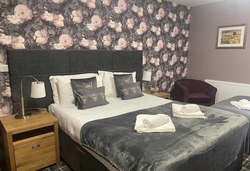 غرفة عائلية, The Portland