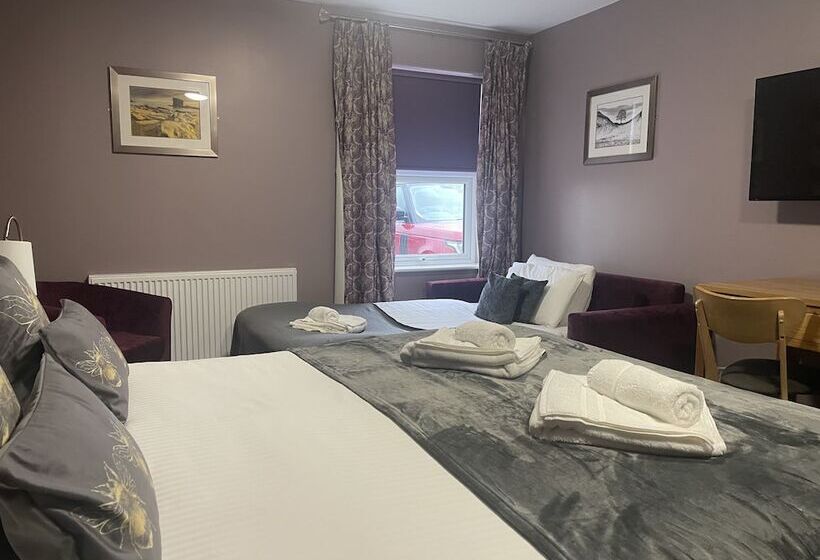 غرفة عائلية, The Portland