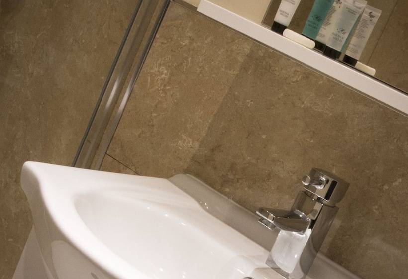 غرفة سوبيريور, The Portland