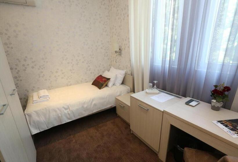 اتاق استاندارد یک نفره, Konačište Grad B&b