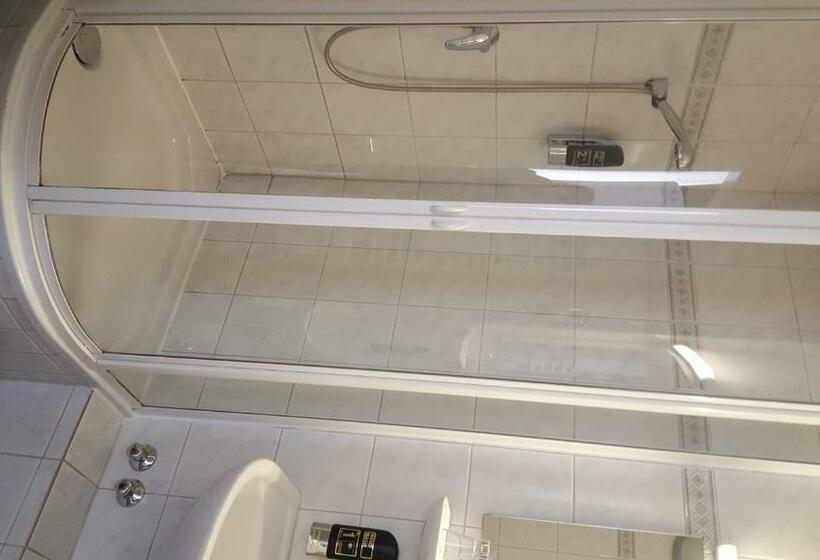 バルコニー付きデラックスルーム, La Chacra Pension